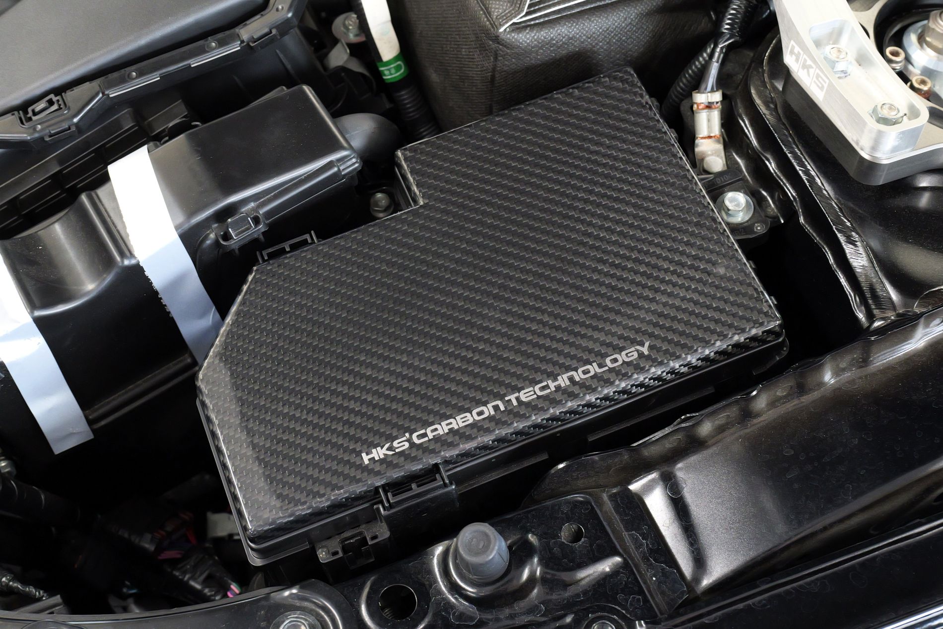 CARBON FUSE BOX COVER FL5 | HKS High Performance Auto Parts